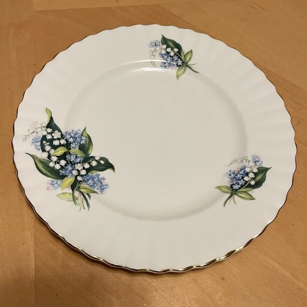Vintage Royal Dover Lily of the Valley and Blue Forget Me Nots Floral 8” Plate